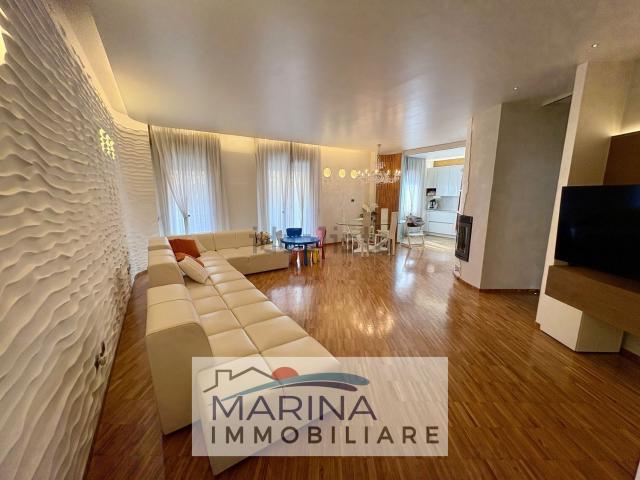Appartamento in vendita di 106 m² in Viale Mediterraneo, 542