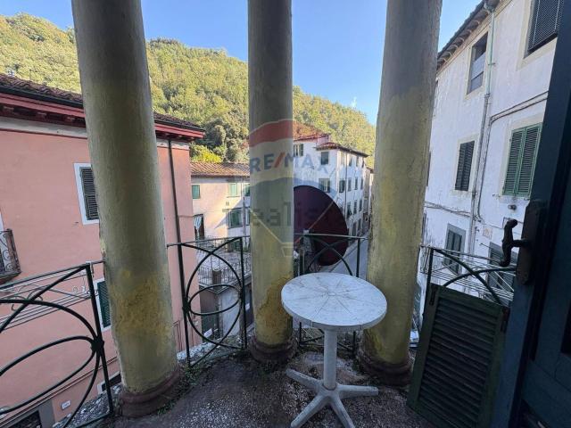 Appartamento in vendita di 106 m² in Piazza Ponte a Serraglio, 2