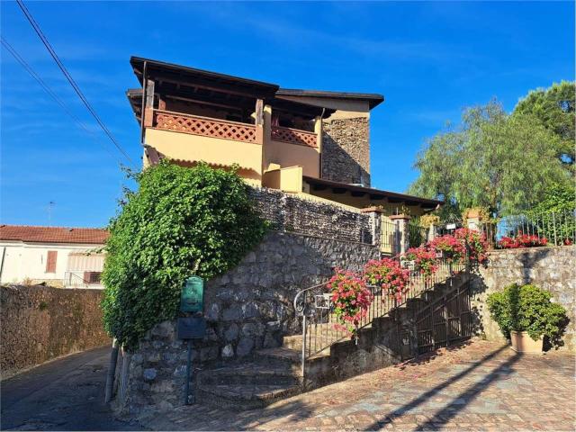 Appartamento in vendita di 106 m² in Strada Rusineo