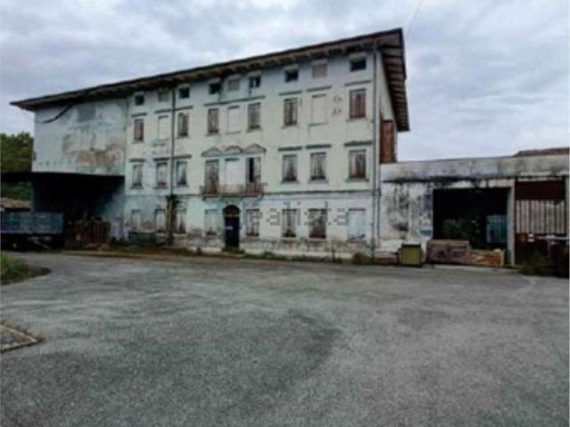 Appartamento in vendita di 1076 m² in Via Roncade, 4