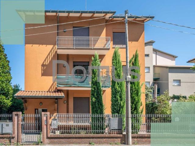 Appartamento in vendita di 107 m² in Via Lucania, 147