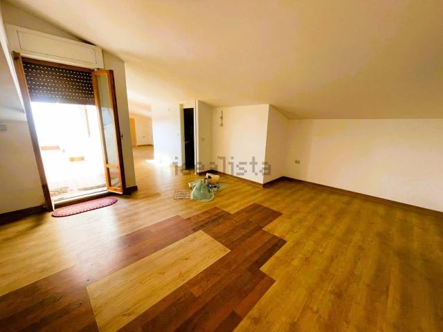Appartamento in vendita di 107 m² in Via Cavalieri di Vittorio Veneto