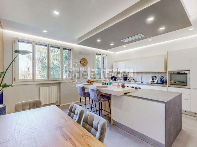 Appartamento in vendita di 107 m² in Via Claudia, 5542