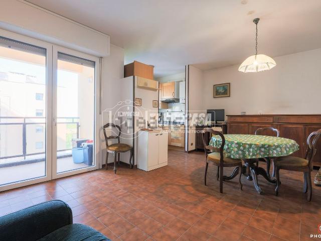 Appartamento in vendita di 107 m² in Via Claudio Calanchi, 8
