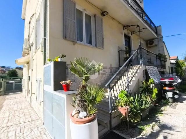 Appartamento in vendita di 107 m² in Via Cristoforo Colombo, 148