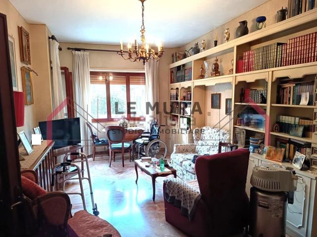 Appartamento in vendita di 107 m² in Via Brienza