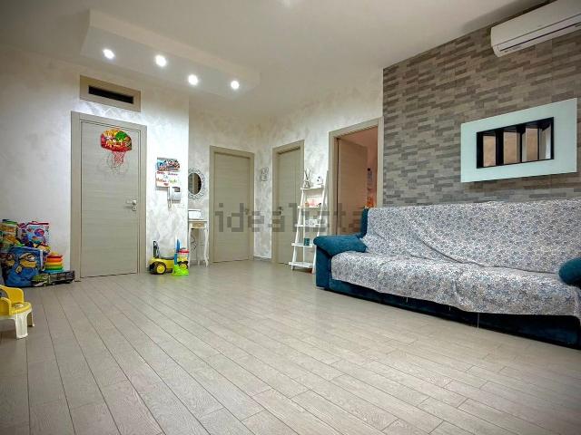 Appartamento in vendita di 107 m² in Via G. Falcone, 19