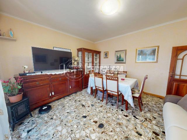 Appartamento in vendita di 107 m² in Via Gerolamo Forni