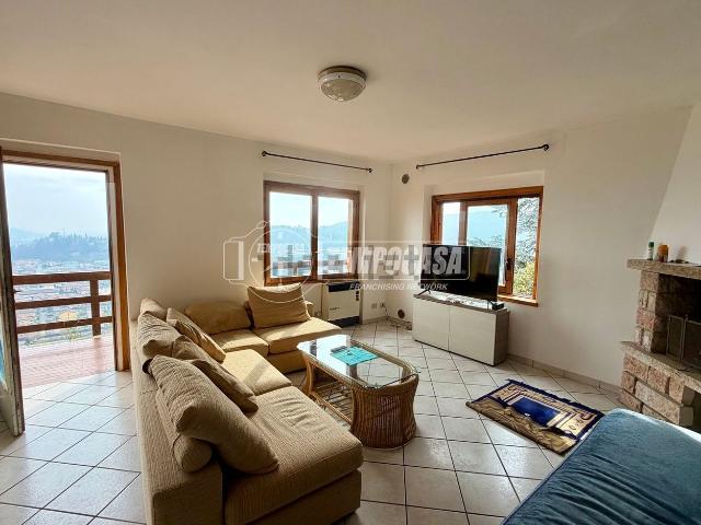 Appartamento in vendita di 107 m² in Via dei Ronchi