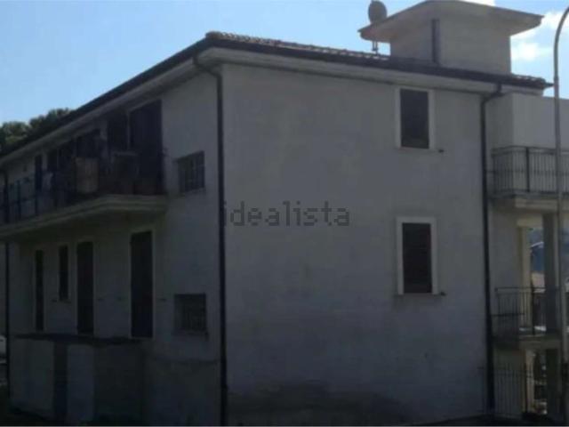 Appartamento in vendita di 107 m² in Via dei Tigli, 11