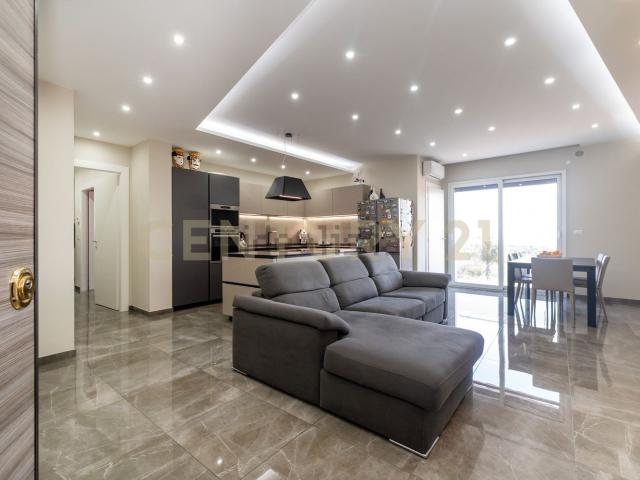 Appartamento in vendita di 107 m² in Via dell&apos Aratro, 14