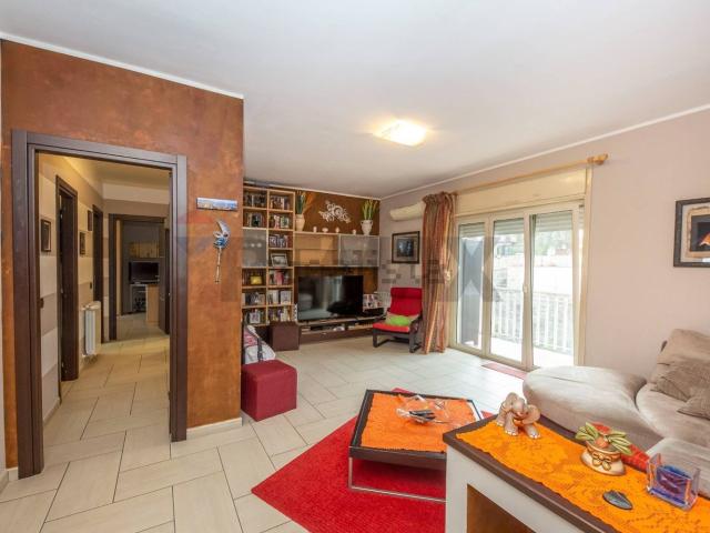 Appartamento in vendita di 107 m² in Via della Sibilla, 29