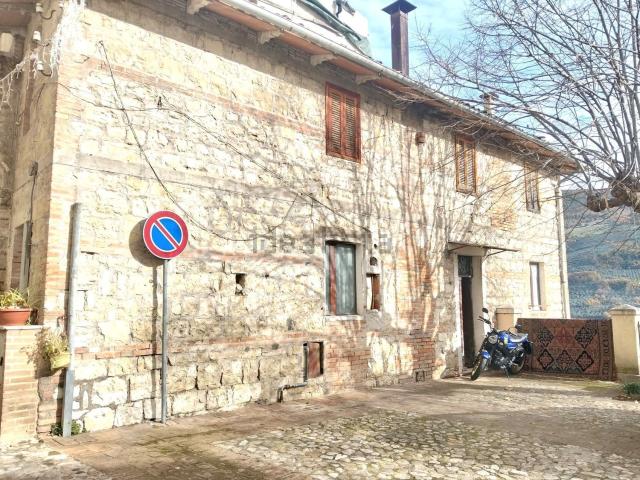 Appartamento in vendita di 107 m² in Via di Mezzo, 31
