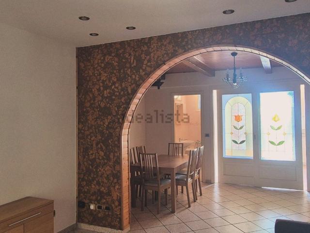 Appartamento in vendita di 107 m² in Via Enrico Cialdini, 41