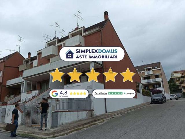 Appartamento in vendita di 107 m² in Via Elpidiense