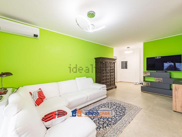 Appartamento in vendita di 107 m² in Via Fratelli Carando, 51