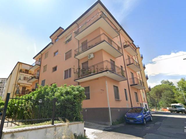 Appartamento in vendita di 107 m² in Via Fratelli Cervi