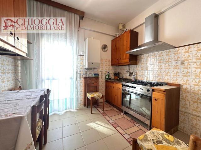 Appartamento in vendita di 107 m² in Via Isola Saloni, 36