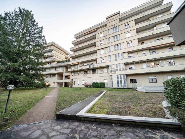 Appartamento in vendita di 107 m² in Via IV Novembre, 17