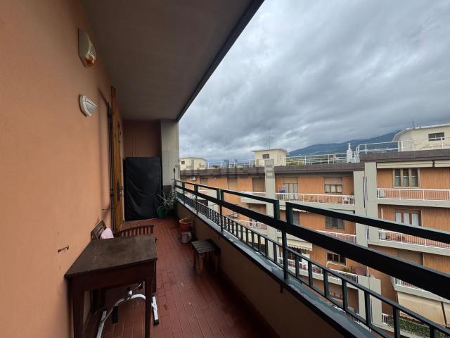 Appartamento in vendita di 107 m² in Via Leopoldo Pellas