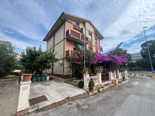 Appartamento in vendita di 107 m² in Via Liguria, 2