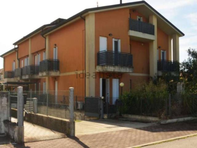 Appartamento in vendita di 107 m² in Via Monsignor E. Bacchion