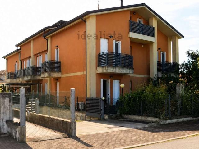 Appartamento in vendita di 107 m² in Via Monsignor E. Bacchion
