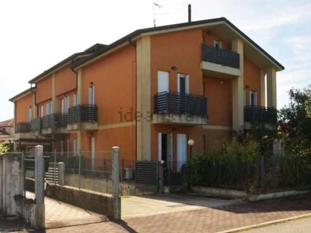 Appartamento in vendita di 107 m² in Via Monsignor E. Bacchion