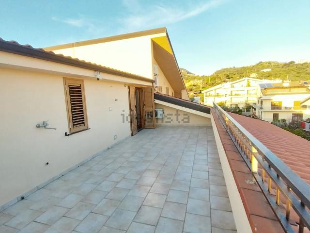 Appartamento in vendita di 107 m² in Via Mimosa, 16