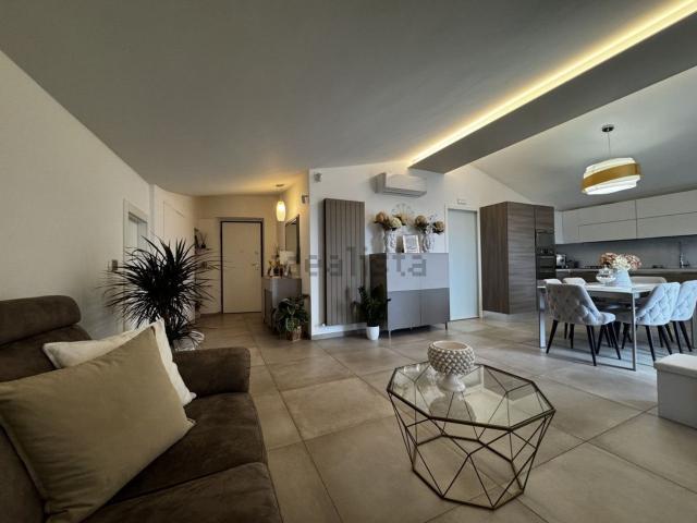 Appartamento in vendita di 107 m² in Via San Paolino, 88