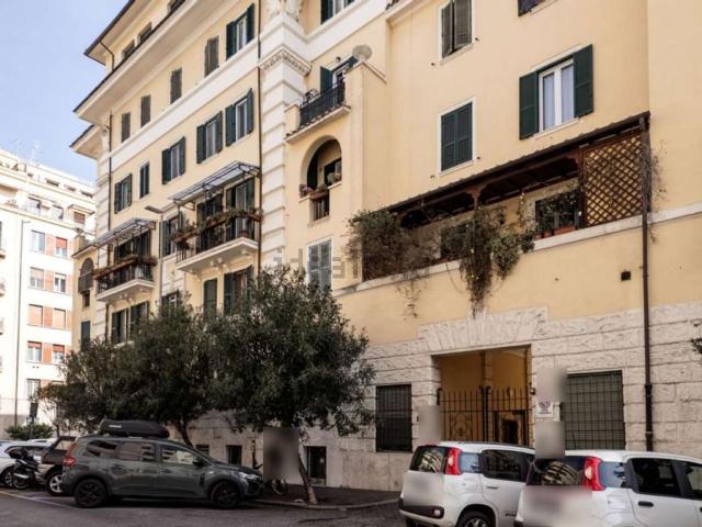 Appartamento in vendita di 107 m² in Via Pietro Giannone