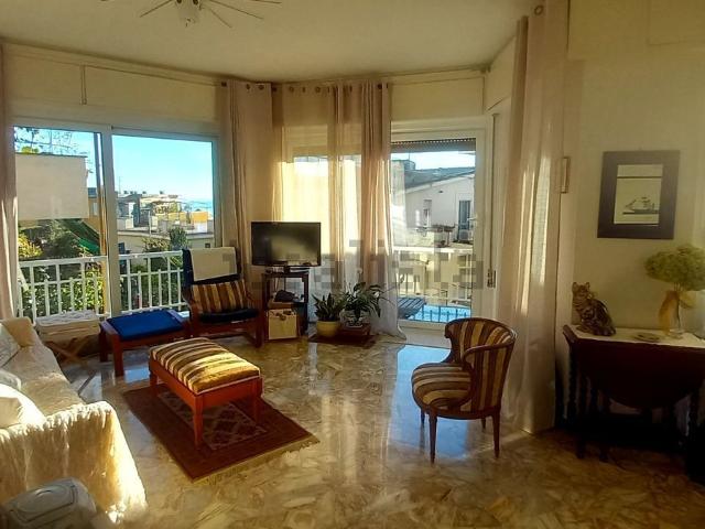 Appartamento in vendita di 107 m² in Via Privata Bozzo Costa, 93