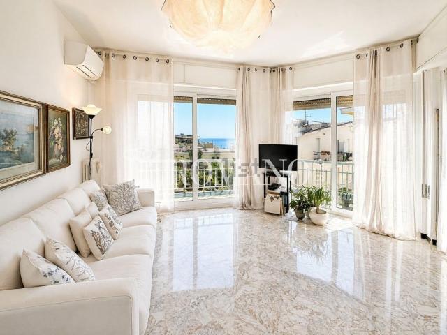 Appartamento in vendita di 107 m² in Via Privata Bozzo Costa, 93