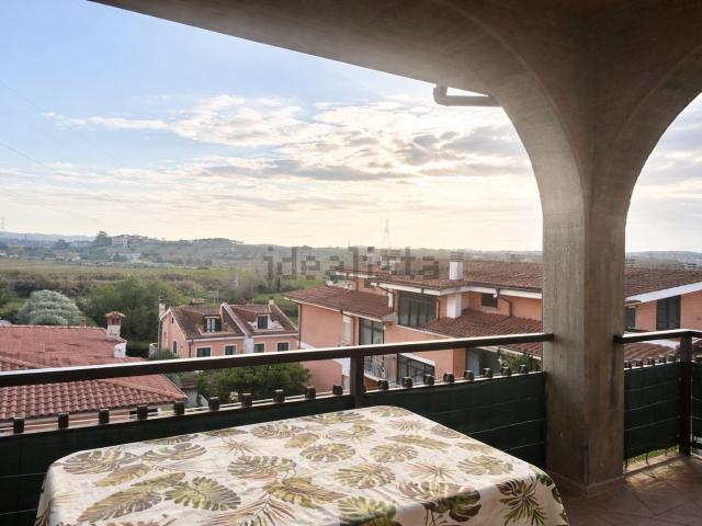 Appartamento in vendita di 107 m² in Via Provinciale Capena, 58