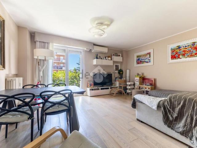 Appartamento in vendita di 107 m² in Via Rotterdam, 39