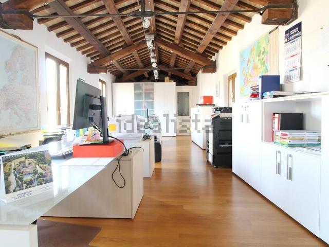 Appartamento in vendita di 107 m² in Via Roma, 16
