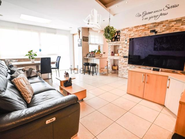 Appartamento in vendita di 107 m² in Via Resia