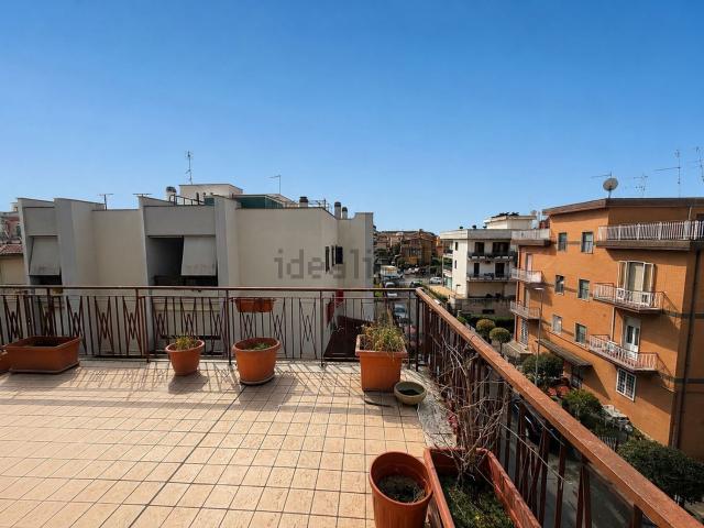 Appartamento in vendita di 107 m² in Via Valloriate