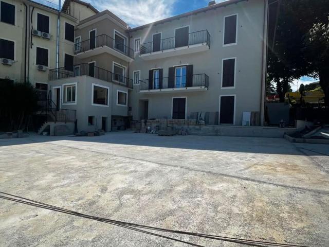 Appartamento in vendita di 107 m² in Via Vecchia di Marino, 10