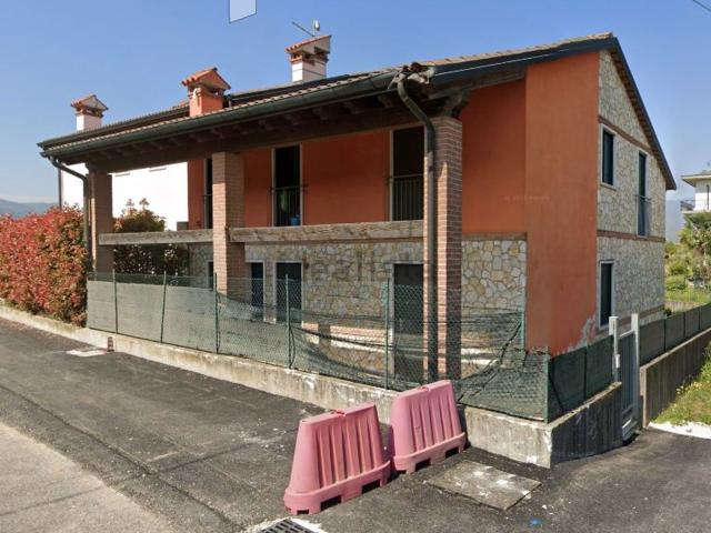 Appartamento in vendita di 107 m² in Via Vittorio Veneto, 169