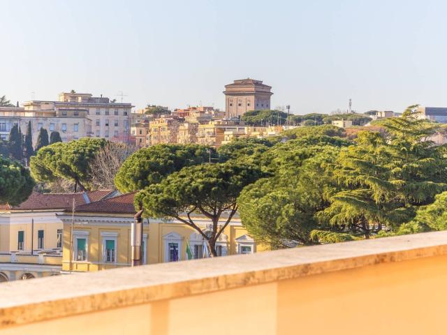 Appartamento in vendita di 107 m² in Viale di Vigna Pia, 32