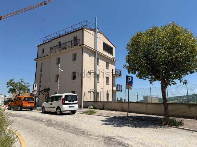 Appartamento in vendita di 107 m² in Viale Gioacchino Murat, 16