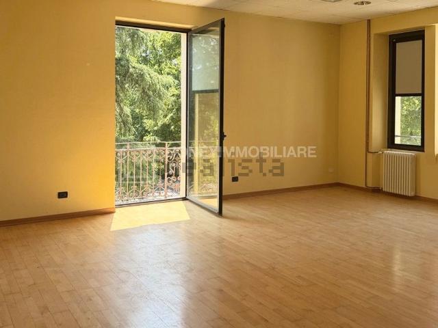Appartamento in vendita di 107 m² in Viale Giacomo Matteotti, 47
