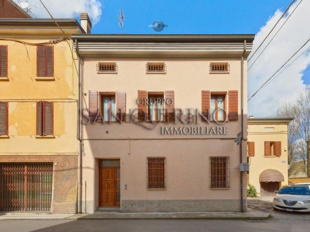 Appartamento in vendita di 107 m² in Corso Camillo Prampolini, 2