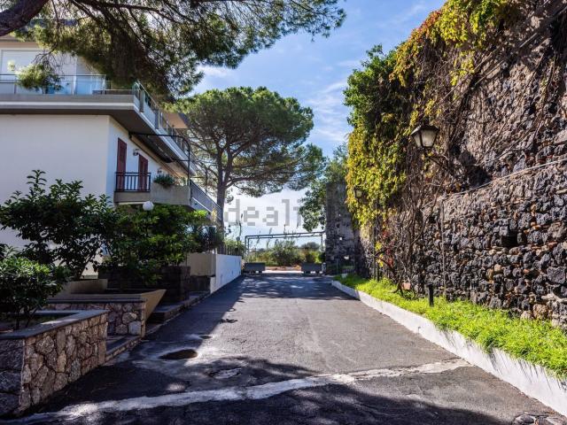 Appartamento in vendita di 108 m² in Via Calcide Eubea
