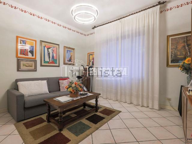 Appartamento in vendita di 108 m² in Via Calabria