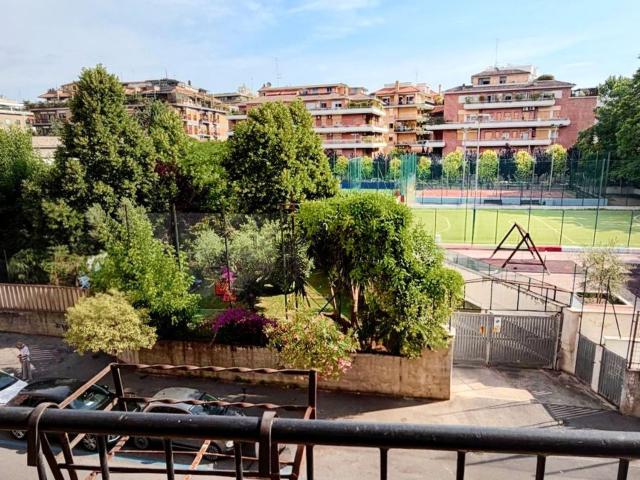 Appartamento in vendita di 108 m² in Via Capocci Gaetano Maestro