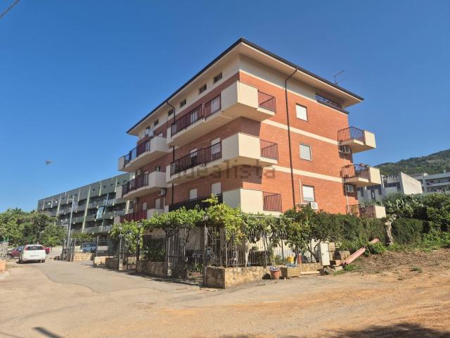 Appartamento in vendita di 108 m² in Via Cesare Battisti, 4