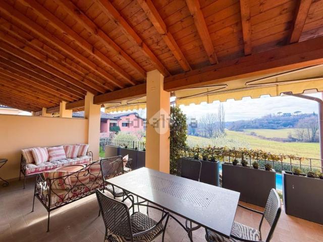 Appartamento in vendita di 108 m² in Via Ciucani