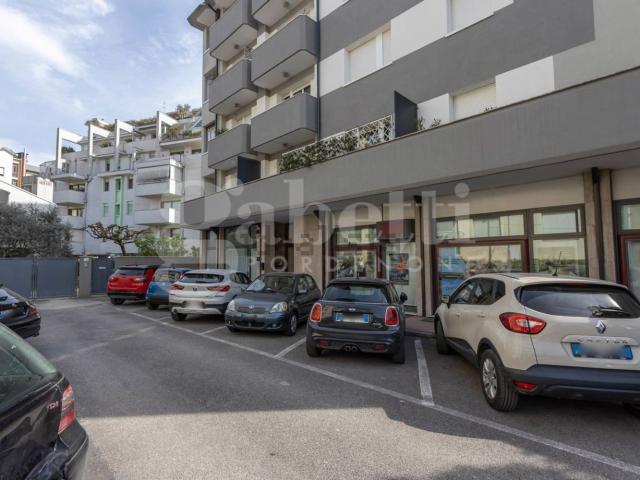 Appartamento in vendita di 108 m² in Via Cristoforo Colombo, 10